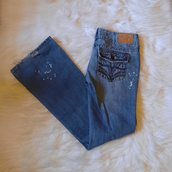 Distressed Denim Premier Jeans With Splatter Paint Design - Picture 5 of 12